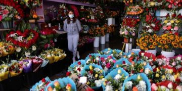 Valentine’s Day and COVID wreaths: Florists have never seen a February like this one
