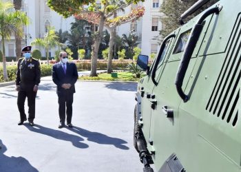 Sisi inspects new models of armorued vehicles