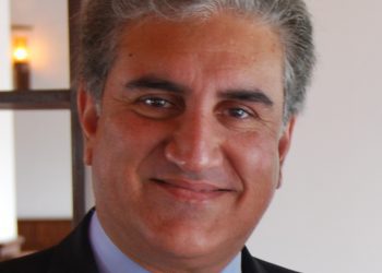 Pakistani FM begins a visit to Cairo