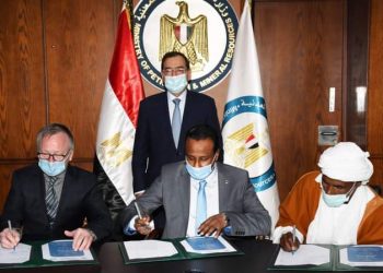 Egypt signs 10 gold prospecting deals