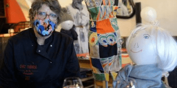 Missing customers, Belgian restaurateur serves mannequins