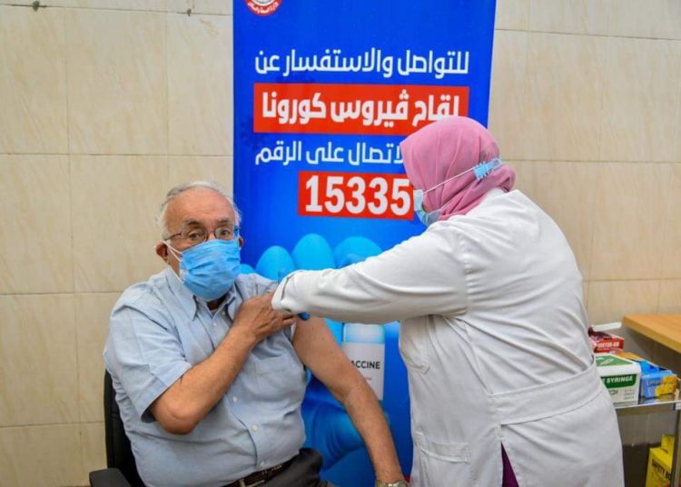 Covid-19 vaccination campaign achieves remarkable progress 1 - Egyptian Gazette An Egyptian old man during his visit Friday to a vaccination centre to receive the Covid-19 vaccine.