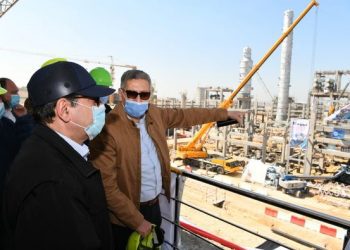  Minister Mulla inspects expansions to Midor refinery      
