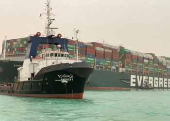 Efforts continue to rescue a ship in Suez Canal — SCA