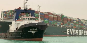 Efforts continue to rescue a ship in Suez Canal — SCA