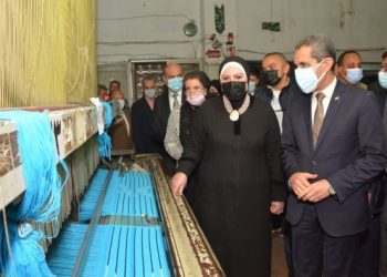Minister: Egypt highly interested in spinning, weaving sector’s development