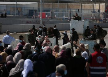 Thousands of Palestinians attend Ramadan’s first Friday in Al-Aqsa