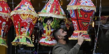 Muslims navigate restrictions in the second pandemic Ramadan