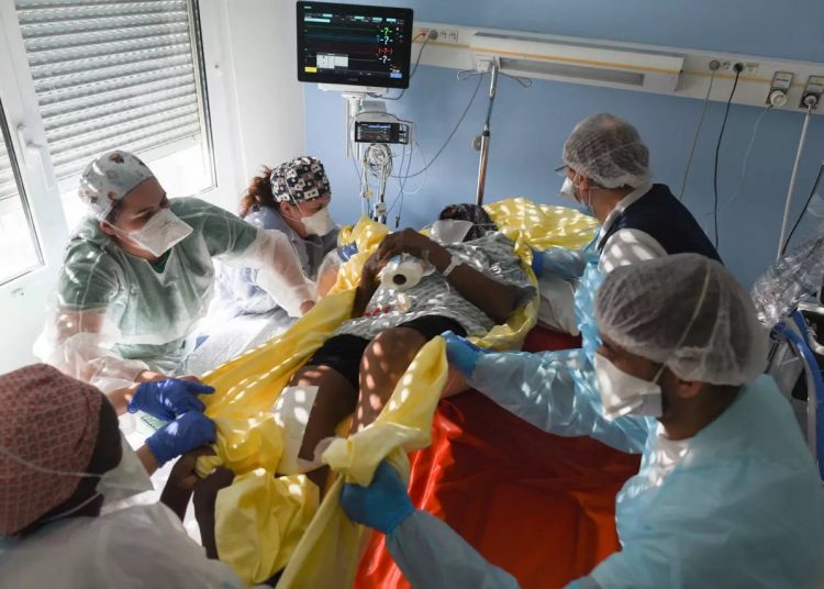 More beds, fewer doctors: Hospital in Paris suburb battles third wave of Covid-19 1 - Egyptian Gazette