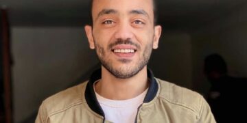 Get squinting! Micro-art’s the thing