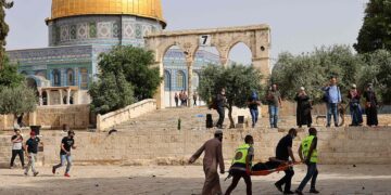 Large Israeli force raids Dome of the Rock courtyard amidst confrontations
