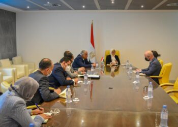 Health min. urges support for scientific research in Egypt