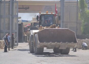 Egyptian building equipment enters Gaza