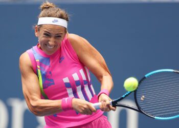 Azarenka, Samsonova reach Berlin semis