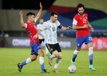 Copa America: Argentina held by Chile