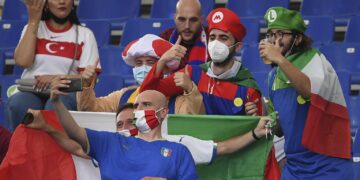 Italy coach hails win in Euro opener