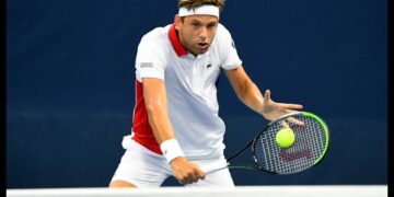 Krajinovic upsets Tsitsipas in Hamburg