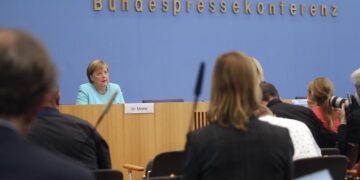 German politicians criticize warning to unvaccinated people