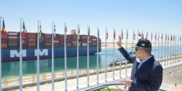 9,763 vessels transit Suez Canal in 1st half of 2021