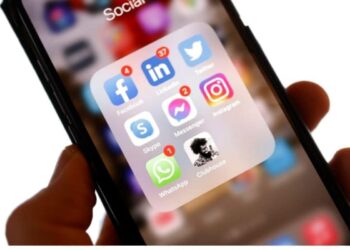 Clubhouse integrates Instagram DM-inspired ‘Backchannel’