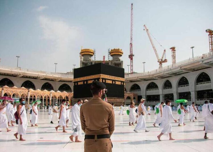 Muslim pilgrims flock to Mecca to perform farewell circumambulation 1 - Egyptian Gazette