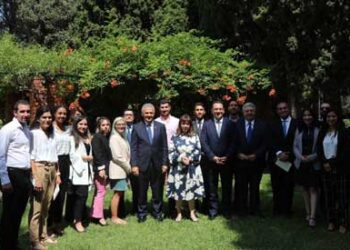 Greek president receives Egyptian, Greek, Cypriot youth delegation