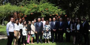 Greek president receives Egyptian, Greek, Cypriot youth delegation