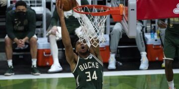 Bucks blow out Suns in Game 3 of NBA Finals