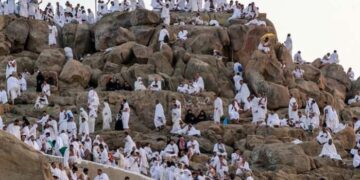 Pilgrims ascend Mount Arafat in high point of pandemic-era hajj