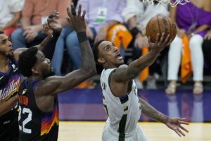Bucks edge Suns to take 3-2 lead in NBA Finals 4 - Egyptian Gazette