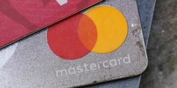 US unemployment claims fall to 360,000, a new pandemic low