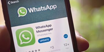 WhatsApp tests breaking free from smartphones