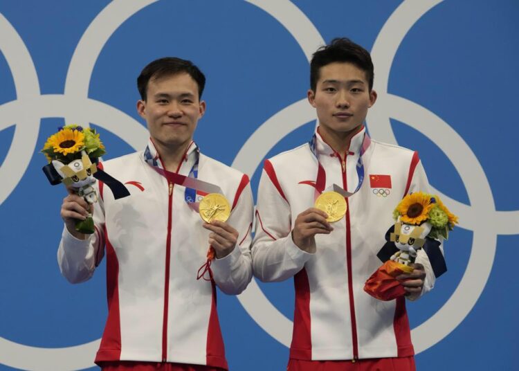 China wins 3rd Olympic synchro diving medal; US gets silver 1 - Egyptian Gazette