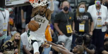 Bucks edge Suns to take 3-2 lead in NBA Finals
