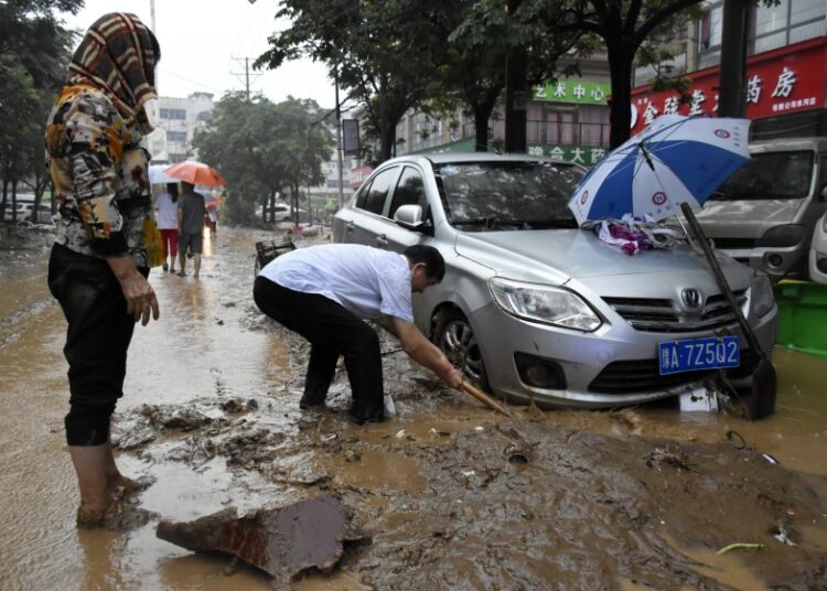 At least fourteen people have been killed by flooding in Yemen in the past 24 hours, according to security officials on Thursday.