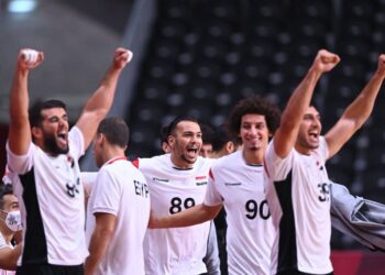 Olympics-Handball: Egypt strolls into quarter-finals