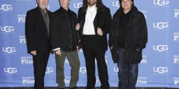 ‘Kansas’ rock violinist, singer Robby Steinhardt, dies at 71