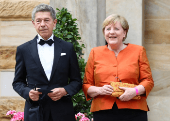 Bayreuth’s Wagner festival opens with 1st female conductor