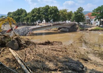Residents of flood-hit German towns tell of short lead time