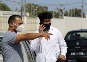 France starts supply bridge to help Tunisia cope with virus