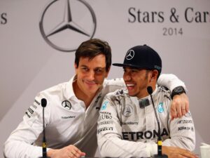 New deal gives Hamilton chance to win 10 titles 4 - Egyptian Gazette