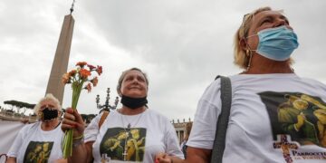 Pope honors grandparents on first World Day for elderly