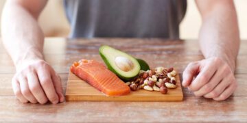 To live longer, eat foods rich in omega-3 (but you have to also quit smoking)