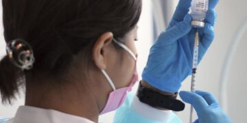 Japan suspends 1.63m doses of Moderna over contamination 1 - Egyptian Gazette Japan suspends 1.63m doses of Moderna over contamination