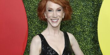 Kathy Griffin says she is undergoing surgery for lung cancer
