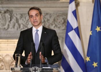 Greek PM sacks minister after wildfires
