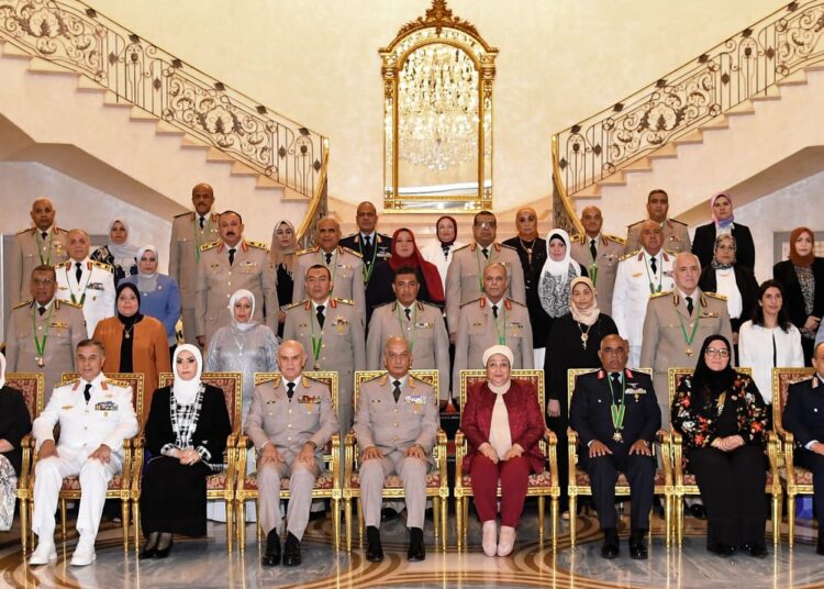 Defense minister honors retired army leaders 2 - Egyptian Gazette Defense minister honors retired army leaders 1 - Egyptian Gazette