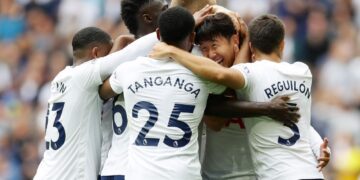 Son shines as Spurs go top of EPL