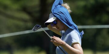 Madelene Sagstrom beats the heat, takes Olympic golf lead