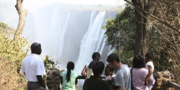 Zimbabwe floods Victoria Falls with vaccines to help tourism 1 - Egyptian Gazette Zimbabwe floods Victoria Falls with vaccines to help tourism